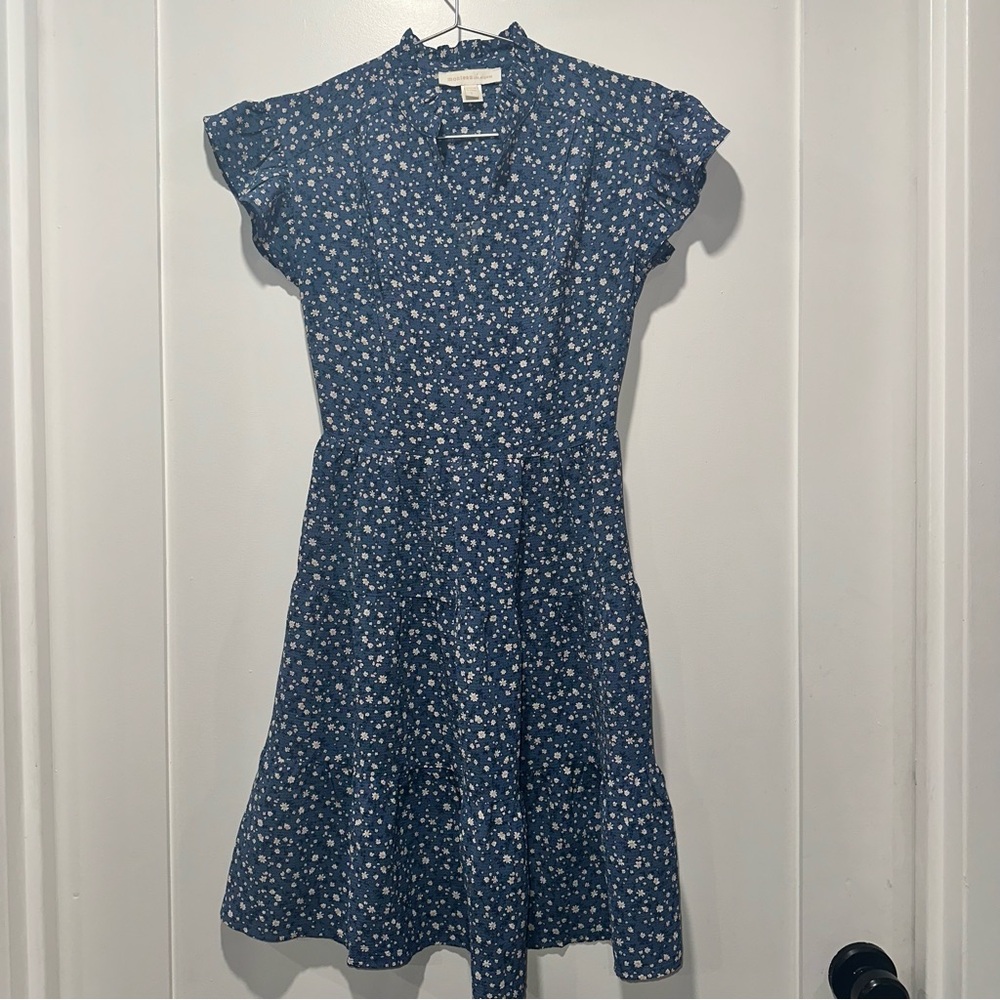 Monte’s Los Angeles Blue and white floral dress
